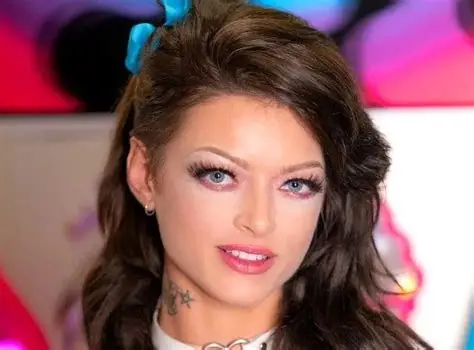 Kimber Veils Bio: Age, Career, Height, Education & Net Worth 2026