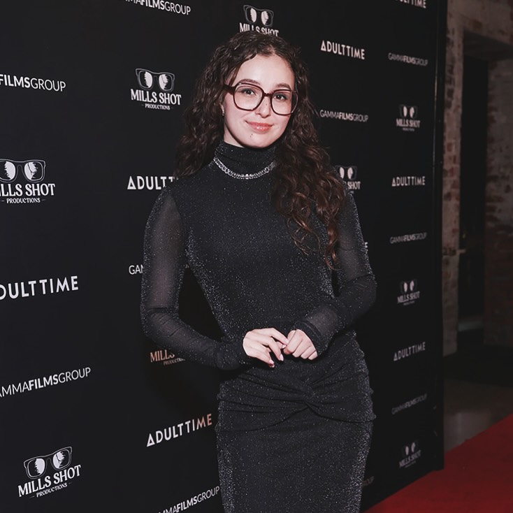 Leana Lovings Biography: Age, Career, Net Worth & Life Story