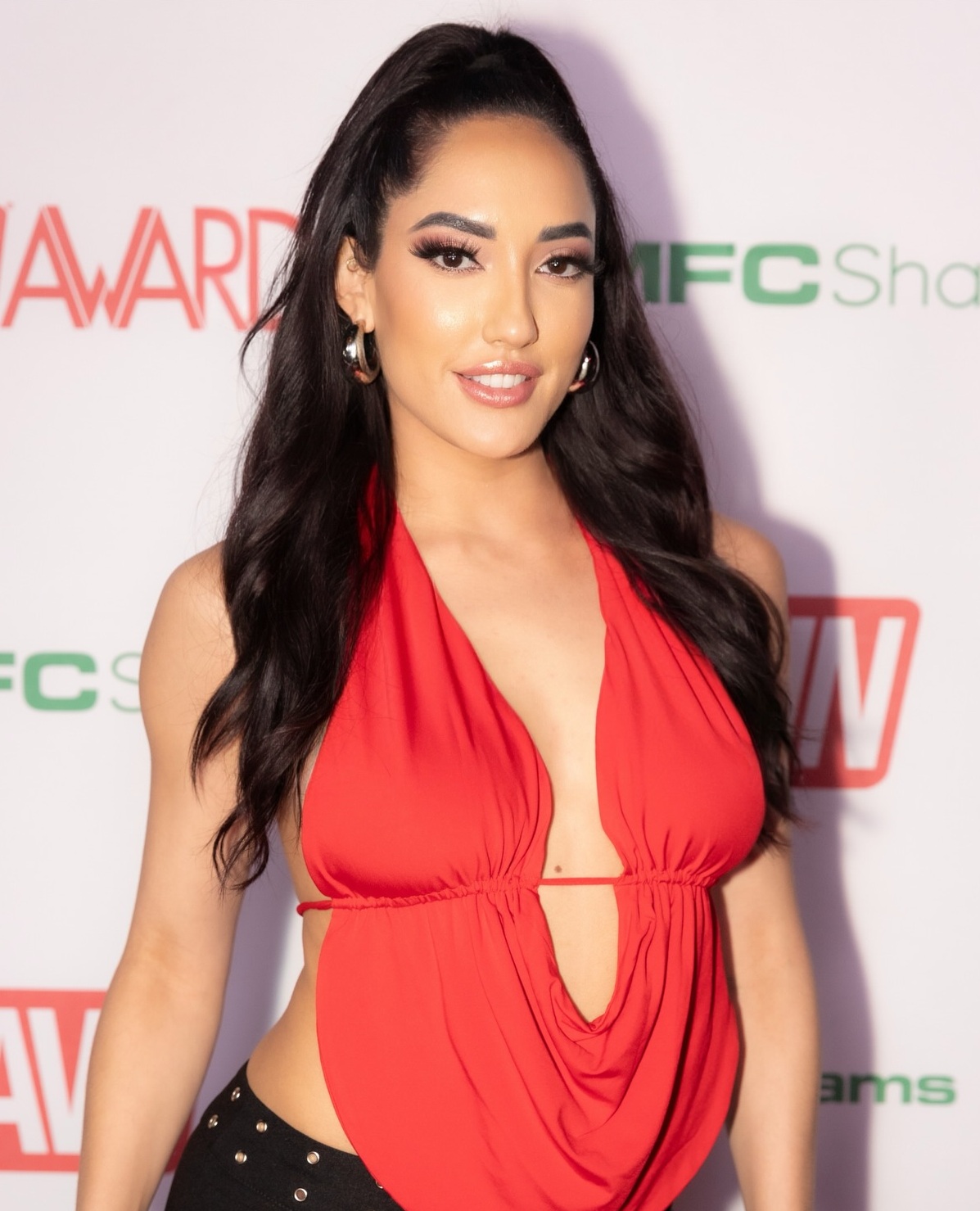 Who Is Chloe Amour? Complete Biography, Net Worth & Career Guide 2026