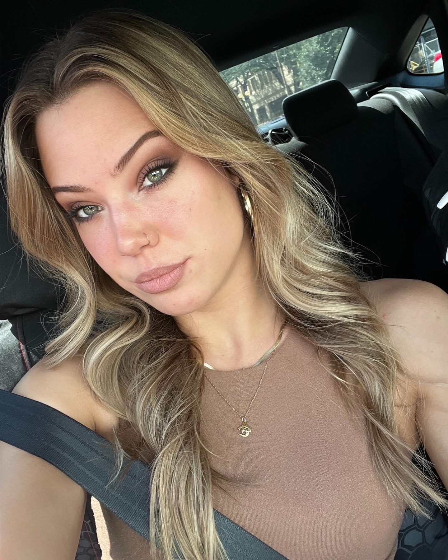 Who Is Avery Cristy? Age, Career, Husband & Net Worth 2026